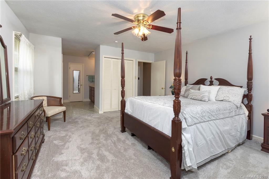 11 Glencliff Road Candler NC 28715