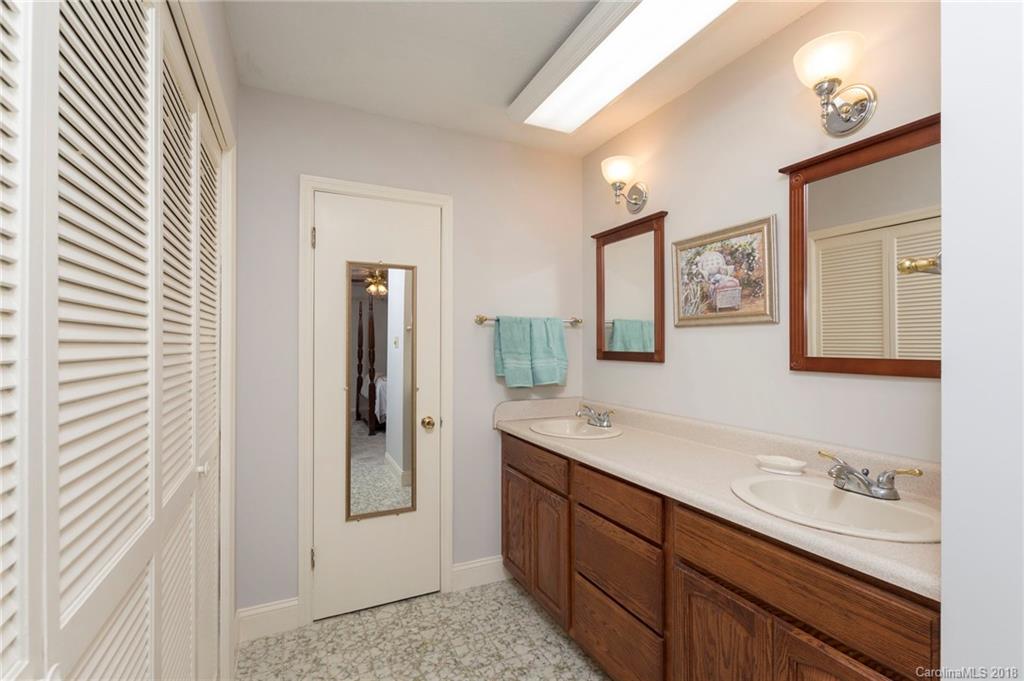11 Glencliff Road Candler NC 28715