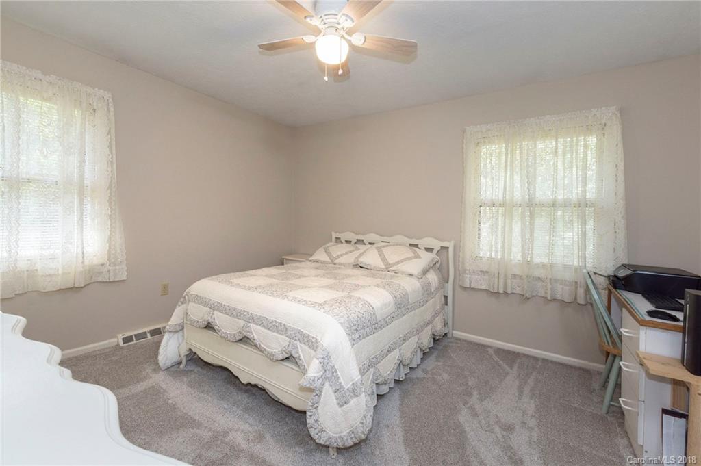 11 Glencliff Road Candler NC 28715