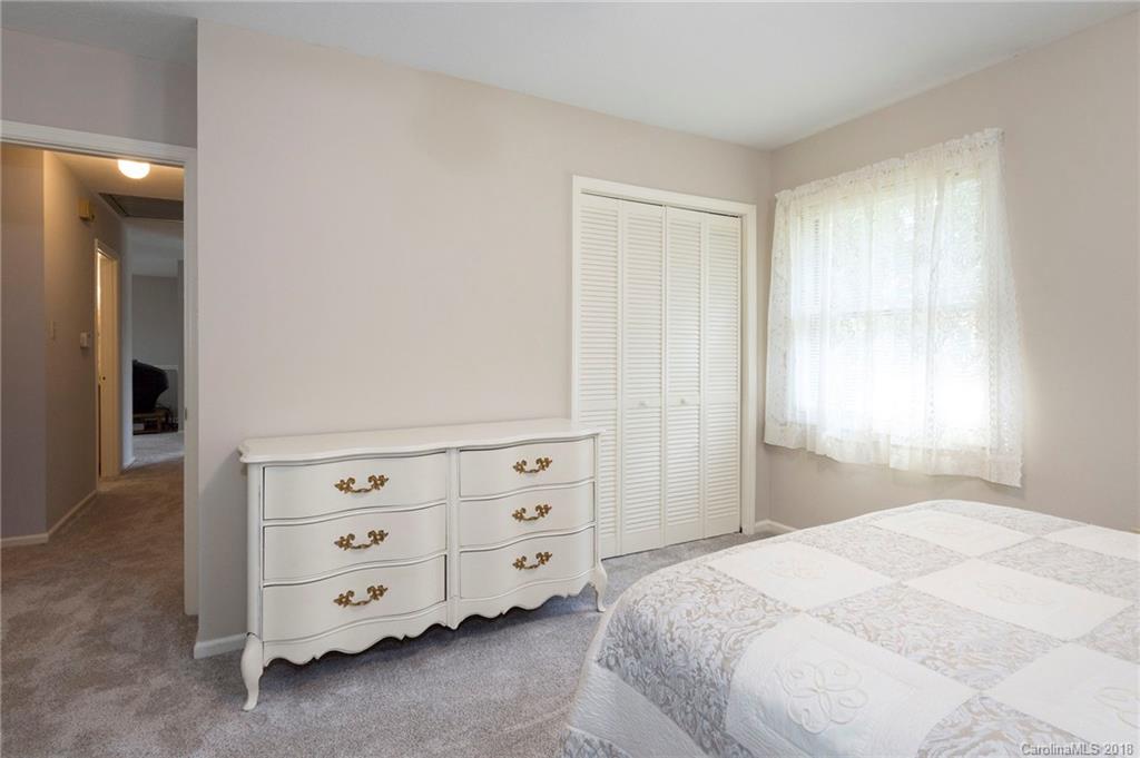 11 Glencliff Road Candler NC 28715