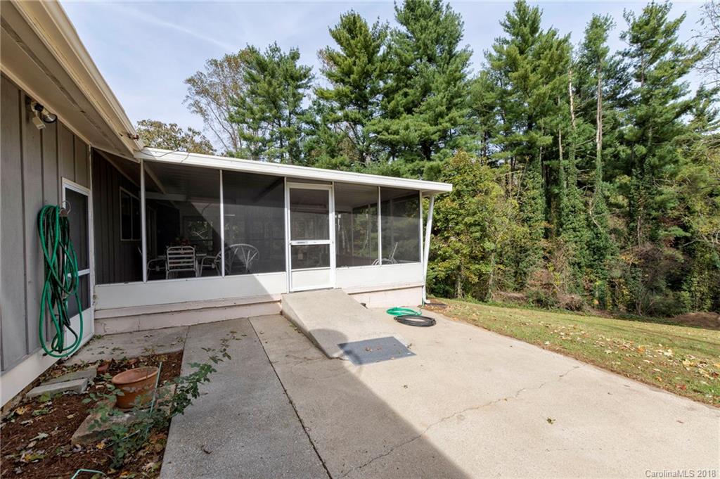 11 Glencliff Road Candler NC 28715