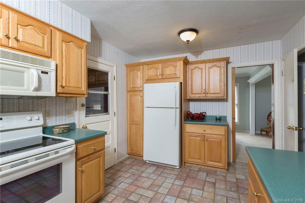 11 Glencliff Road Candler NC 28715