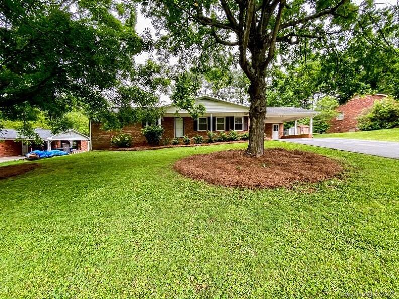 1020 Valley Street Statesville NC 28677