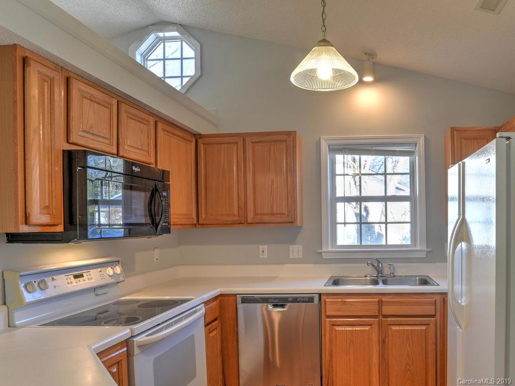 992 Thorncrest Court Fletcher NC 28732
