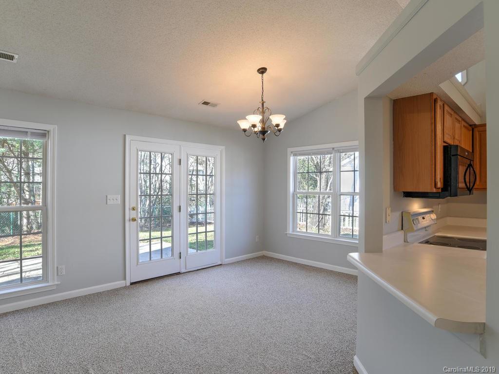 992 Thorncrest Court Fletcher NC 28732