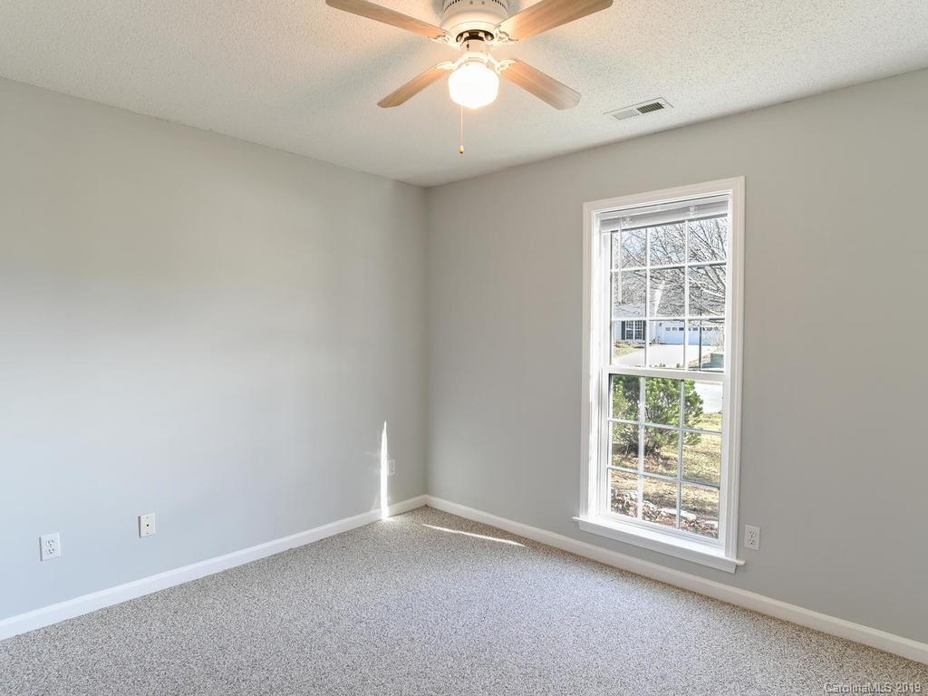 992 Thorncrest Court Fletcher NC 28732