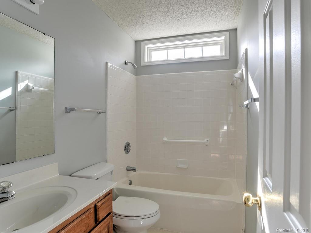 992 Thorncrest Court Fletcher NC 28732
