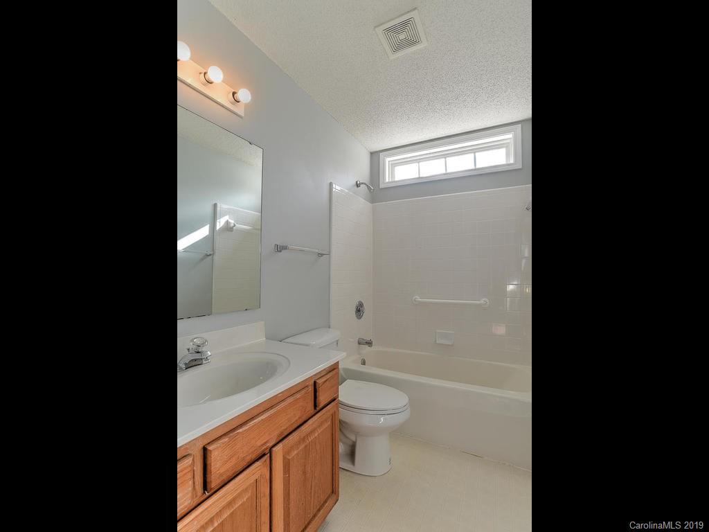 992 Thorncrest Court Fletcher NC 28732