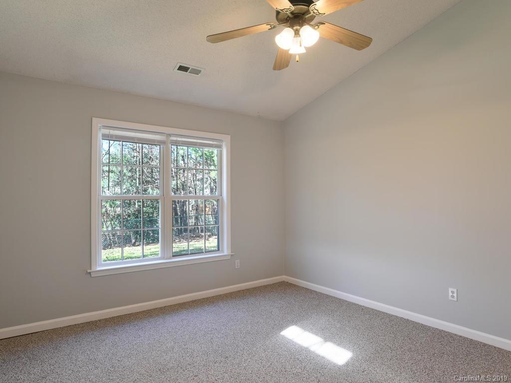 992 Thorncrest Court Fletcher NC 28732