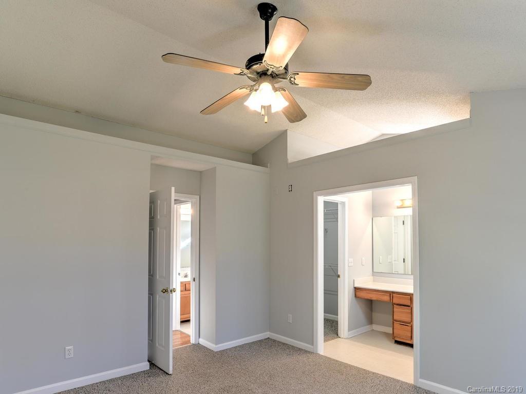 992 Thorncrest Court Fletcher NC 28732