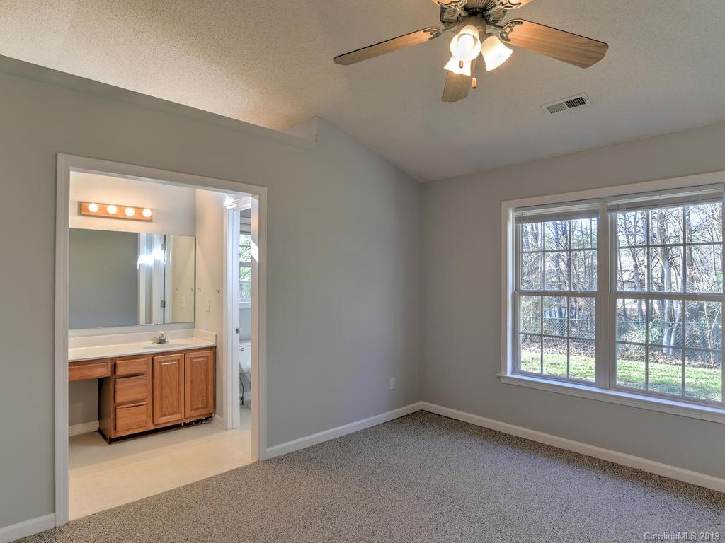 992 Thorncrest Court Fletcher NC 28732