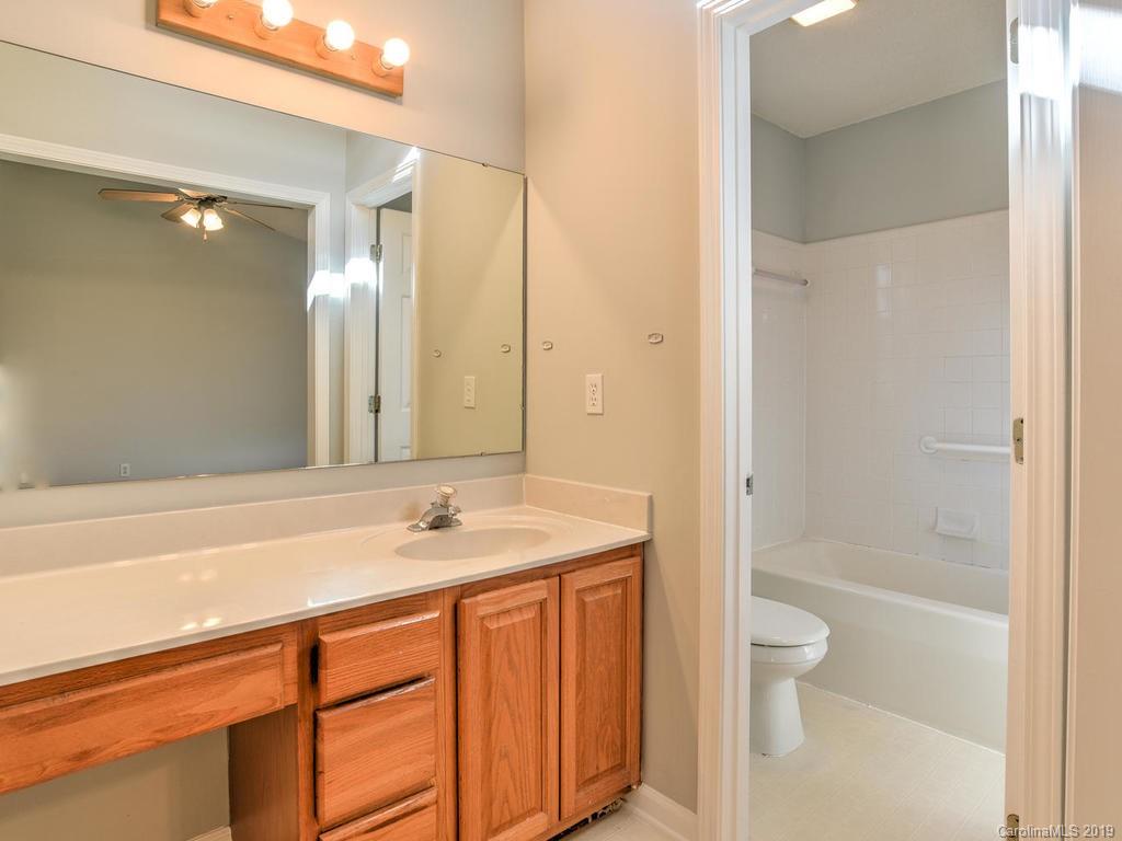 992 Thorncrest Court Fletcher NC 28732