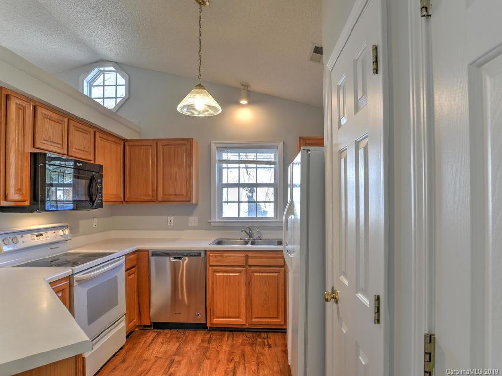 992 Thorncrest Court Fletcher NC 28732