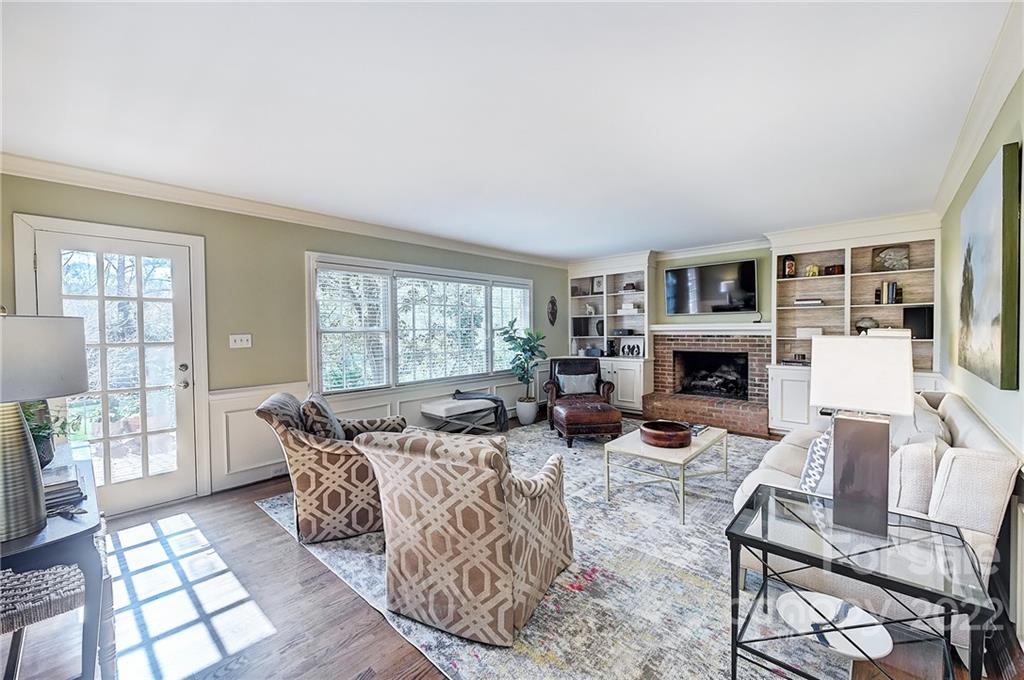 2310 Lathrop Lane Charlotte NC 28211