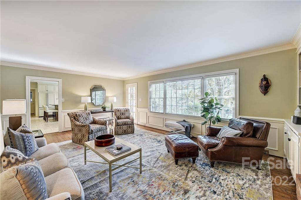 2310 Lathrop Lane Charlotte NC 28211