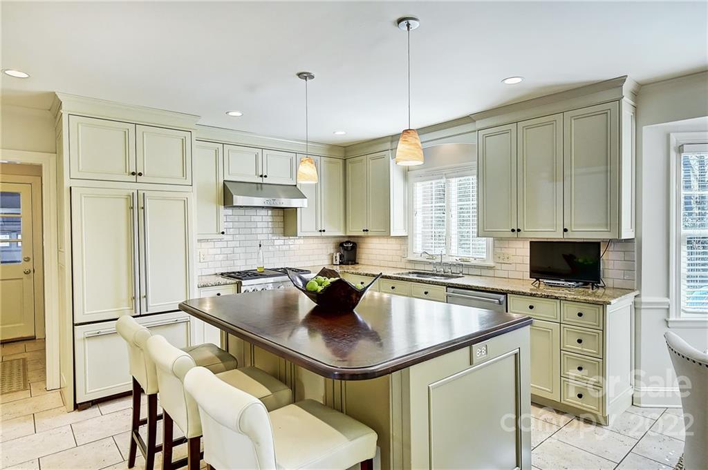 2310 Lathrop Lane Charlotte NC 28211