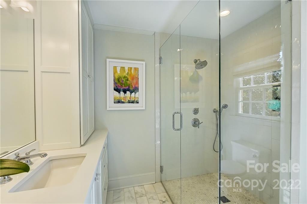 2310 Lathrop Lane Charlotte NC 28211