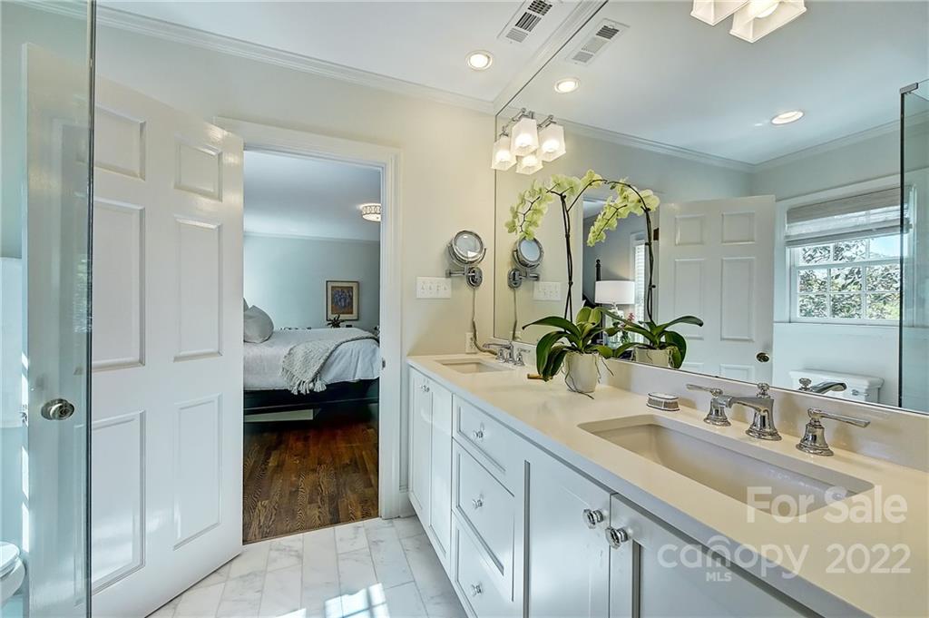 2310 Lathrop Lane Charlotte NC 28211