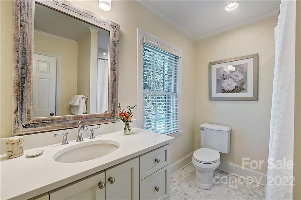 2310 Lathrop Lane Charlotte NC 28211