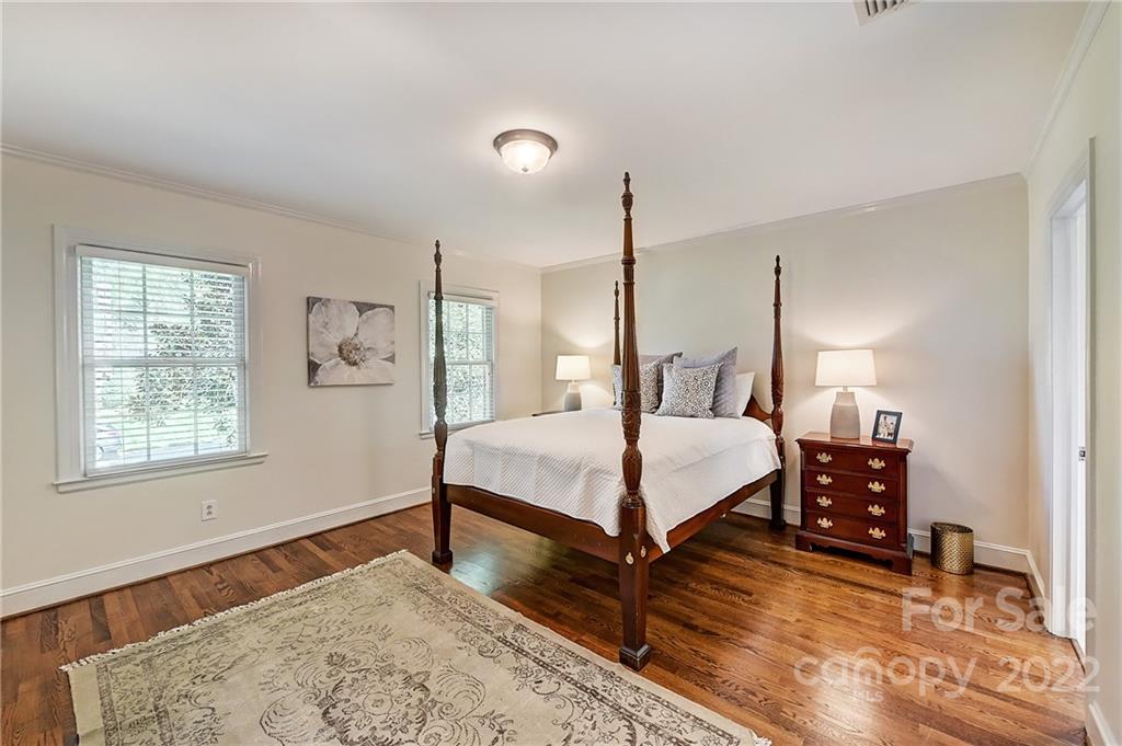 2310 Lathrop Lane Charlotte NC 28211