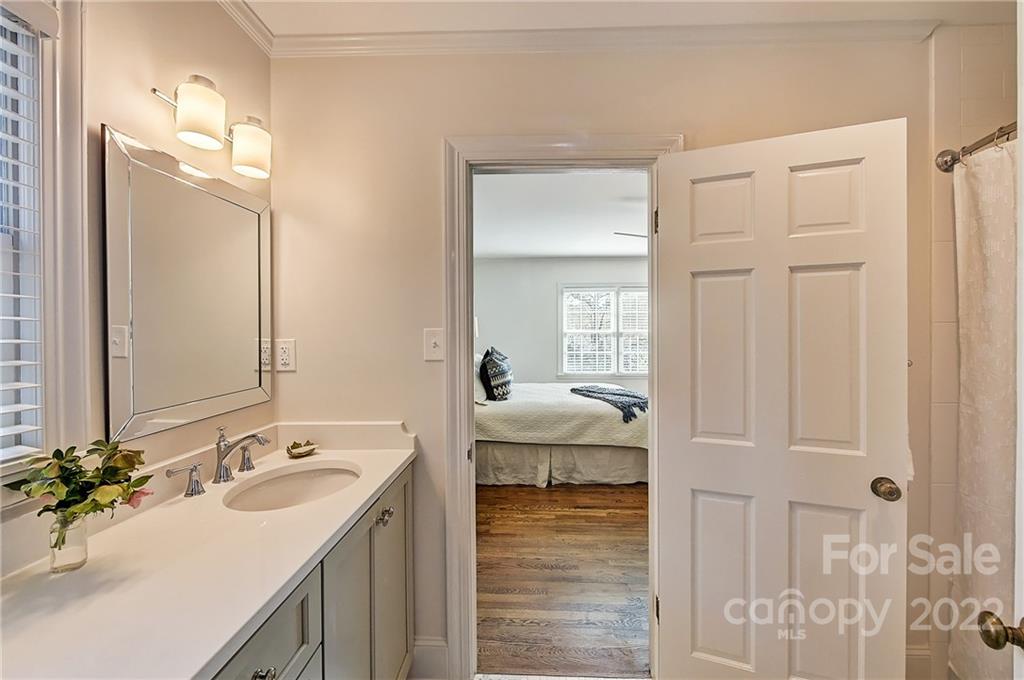 2310 Lathrop Lane Charlotte NC 28211