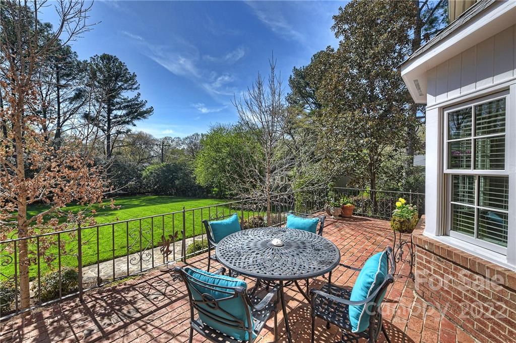 2310 Lathrop Lane Charlotte NC 28211