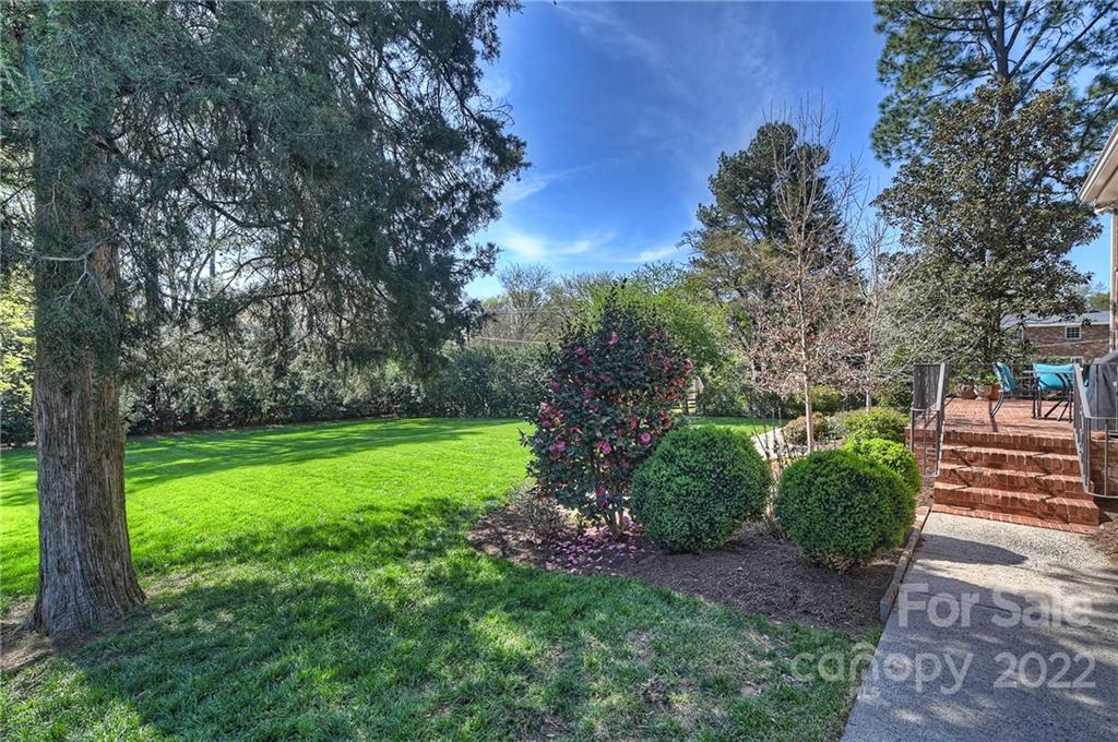 2310 Lathrop Lane Charlotte NC 28211