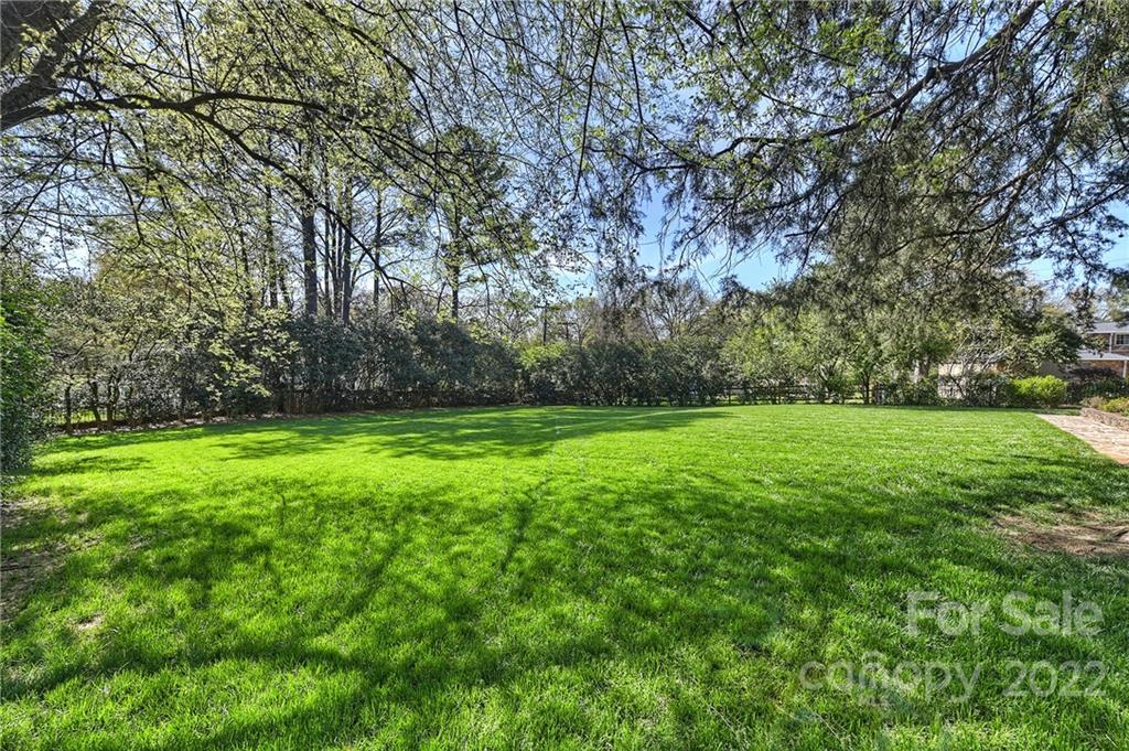 2310 Lathrop Lane Charlotte NC 28211