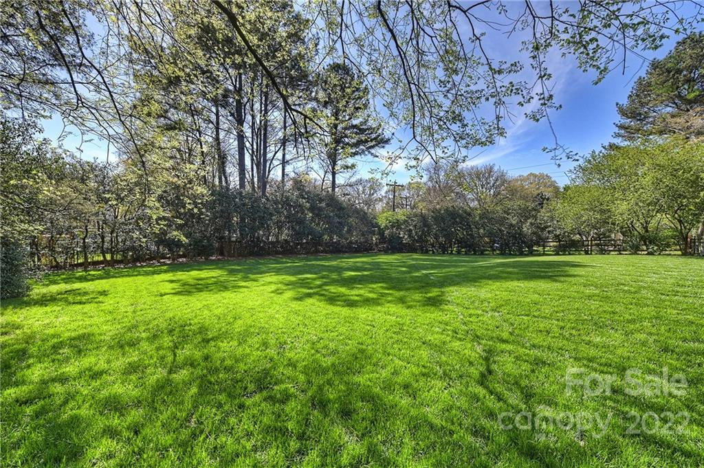 2310 Lathrop Lane Charlotte NC 28211