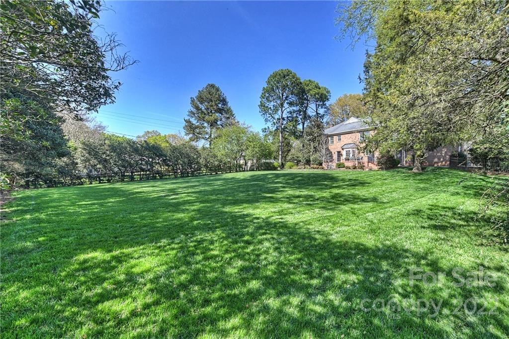 2310 Lathrop Lane Charlotte NC 28211