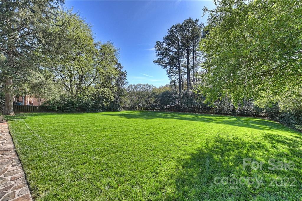 2310 Lathrop Lane Charlotte NC 28211