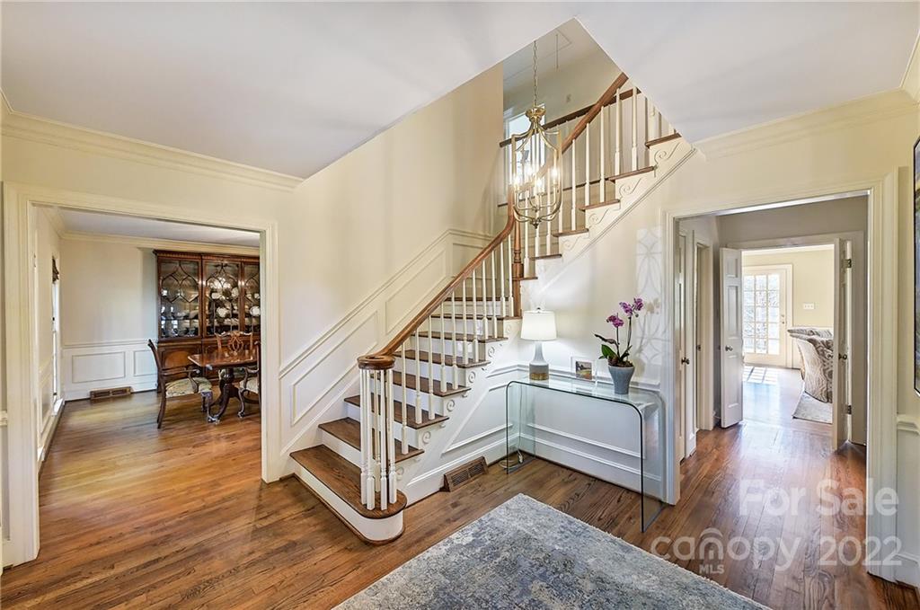 2310 Lathrop Lane Charlotte NC 28211