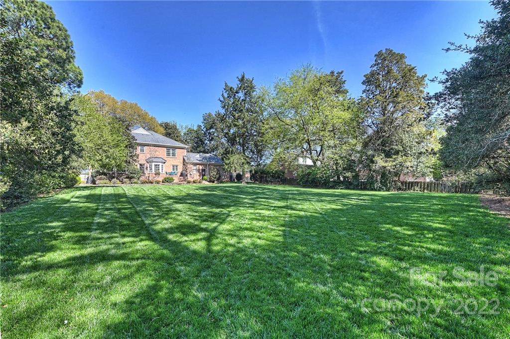 2310 Lathrop Lane Charlotte NC 28211