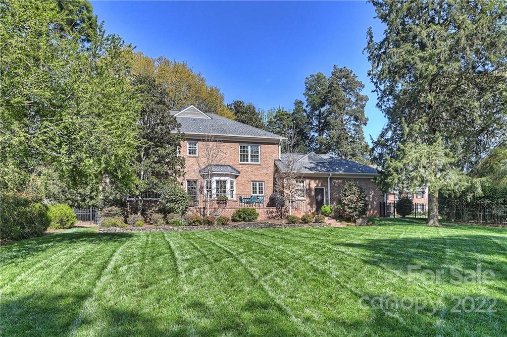 2310 Lathrop Lane Charlotte NC 28211