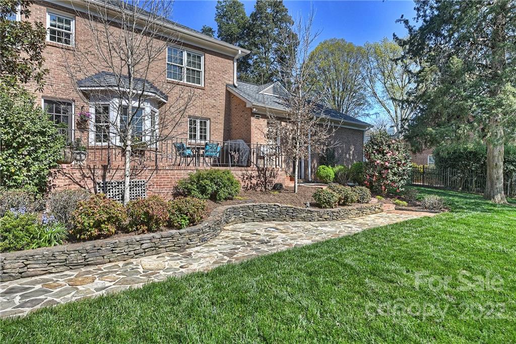 2310 Lathrop Lane Charlotte NC 28211