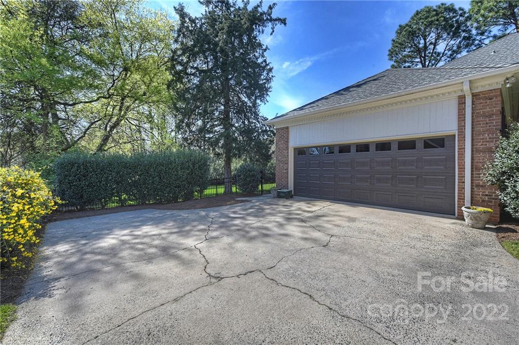2310 Lathrop Lane Charlotte NC 28211
