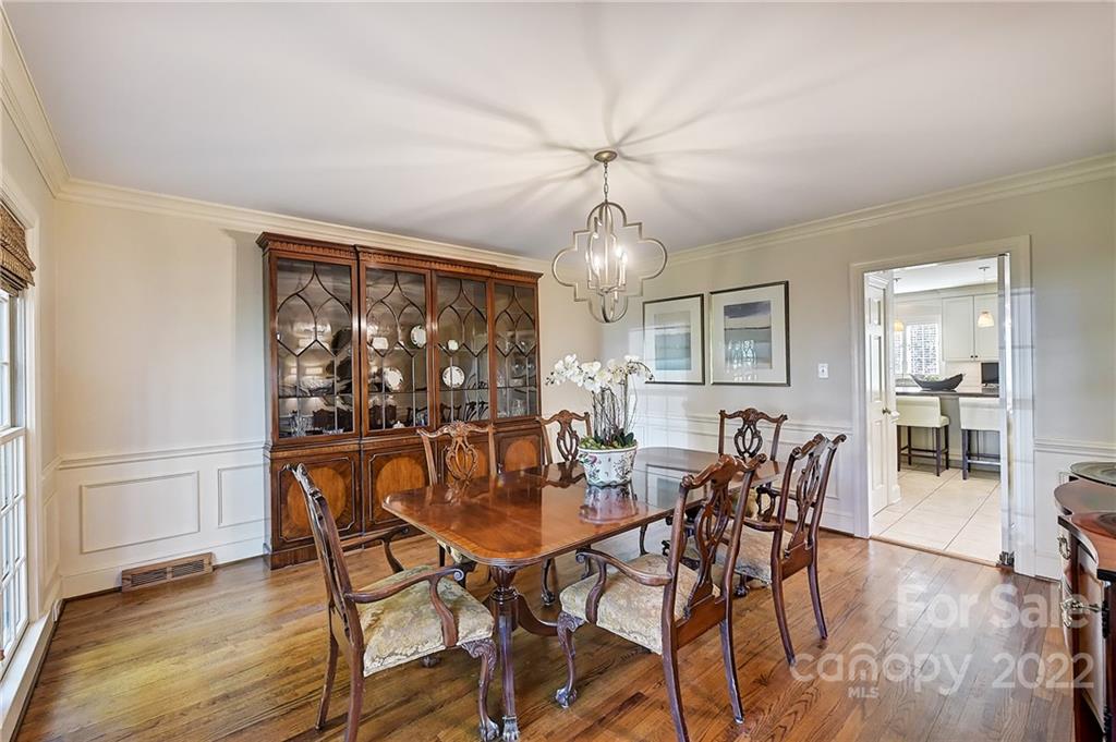 2310 Lathrop Lane Charlotte NC 28211