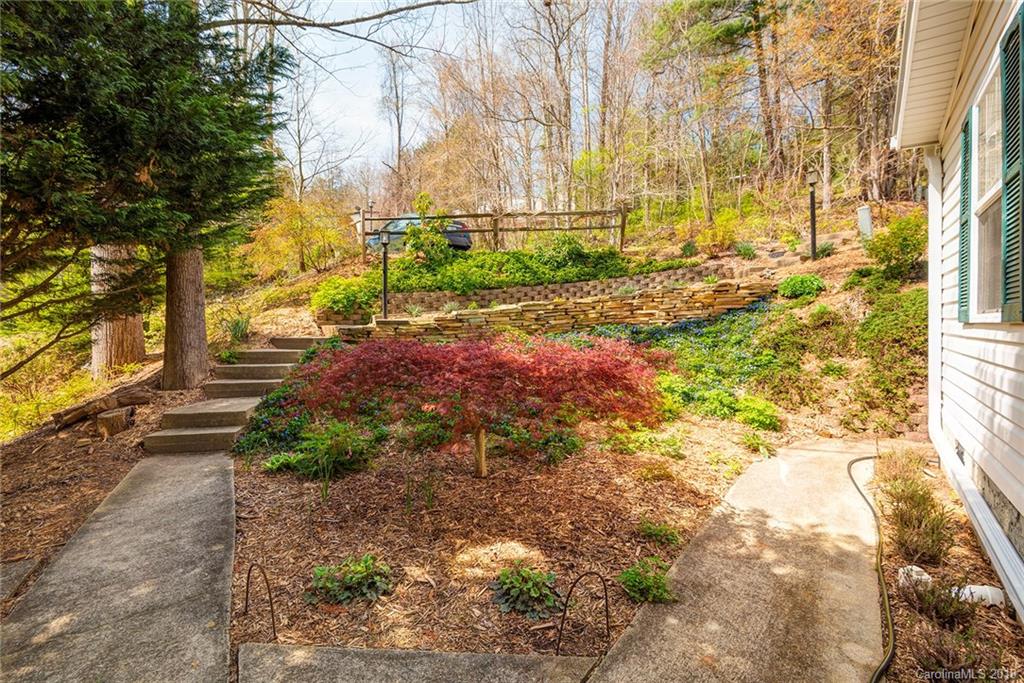 12 Robin Lane Asheville NC 28806