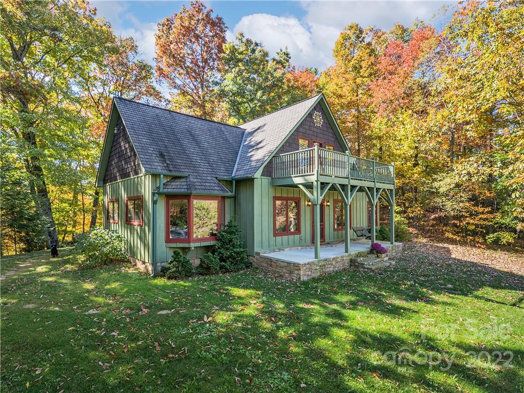 100 Old Wagon Trail Fairview NC 28730