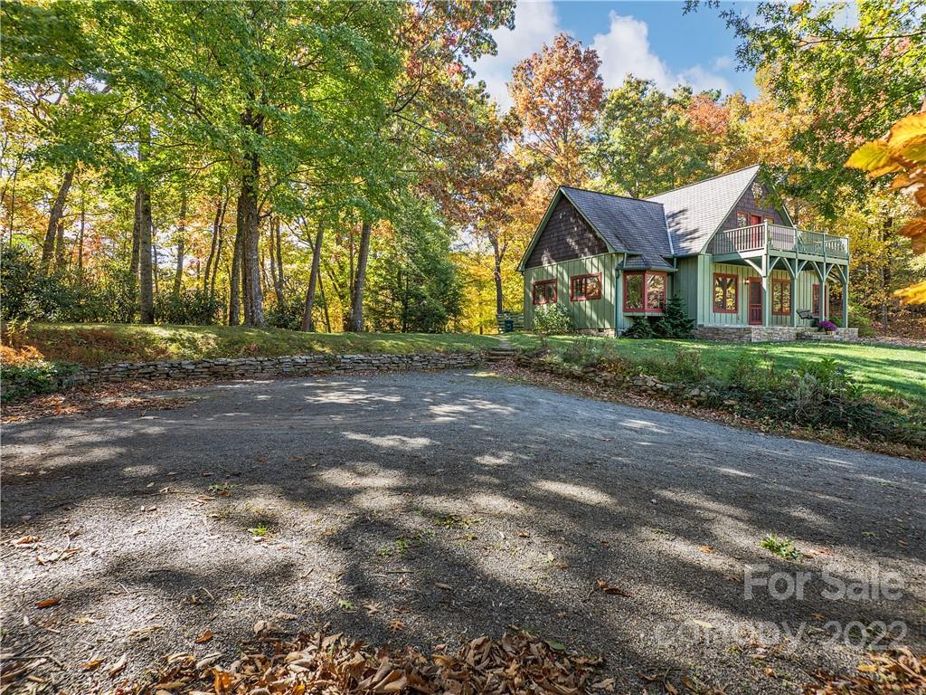 100 Old Wagon Trail Fairview NC 28730