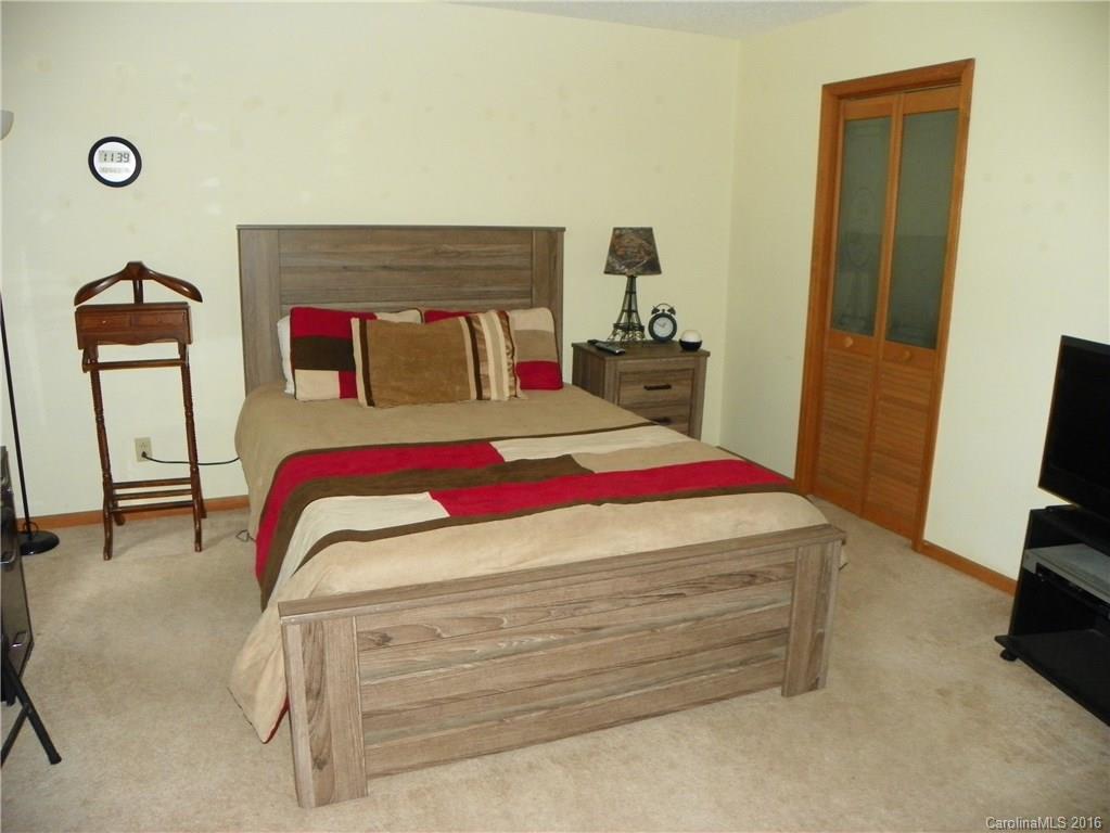 14 Tree Top Drive Arden NC 28704