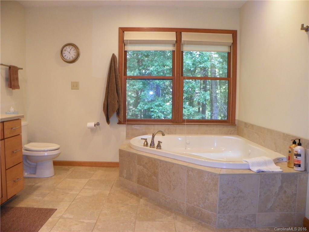 14 Tree Top Drive Arden NC 28704