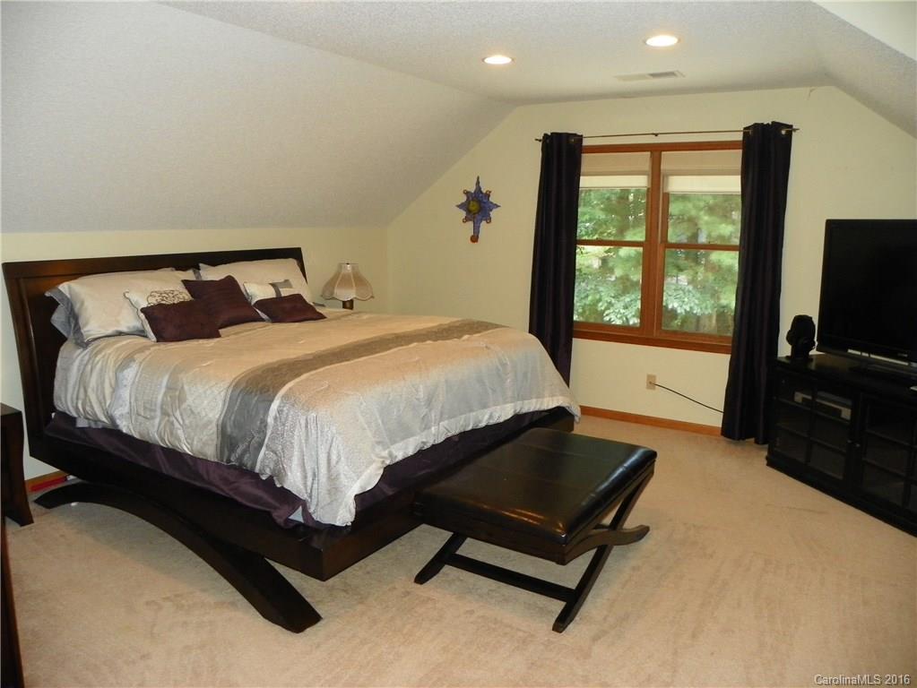 14 Tree Top Drive Arden NC 28704