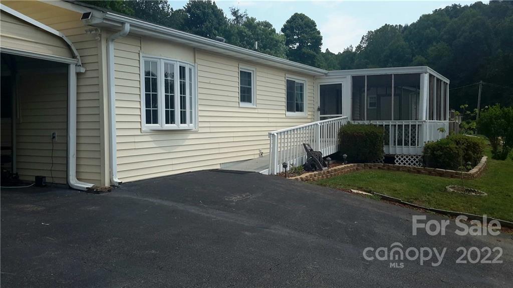 2445 Old Greenlee Road Marion NC 28752