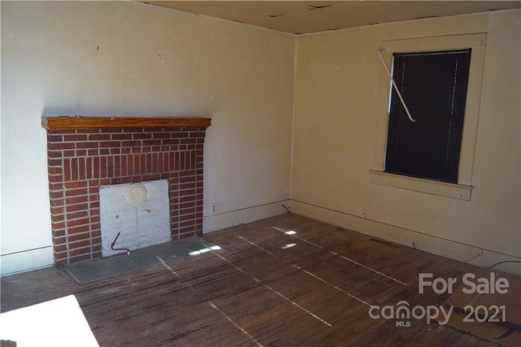 2243 16th Avenue NE Hickory NC 28601