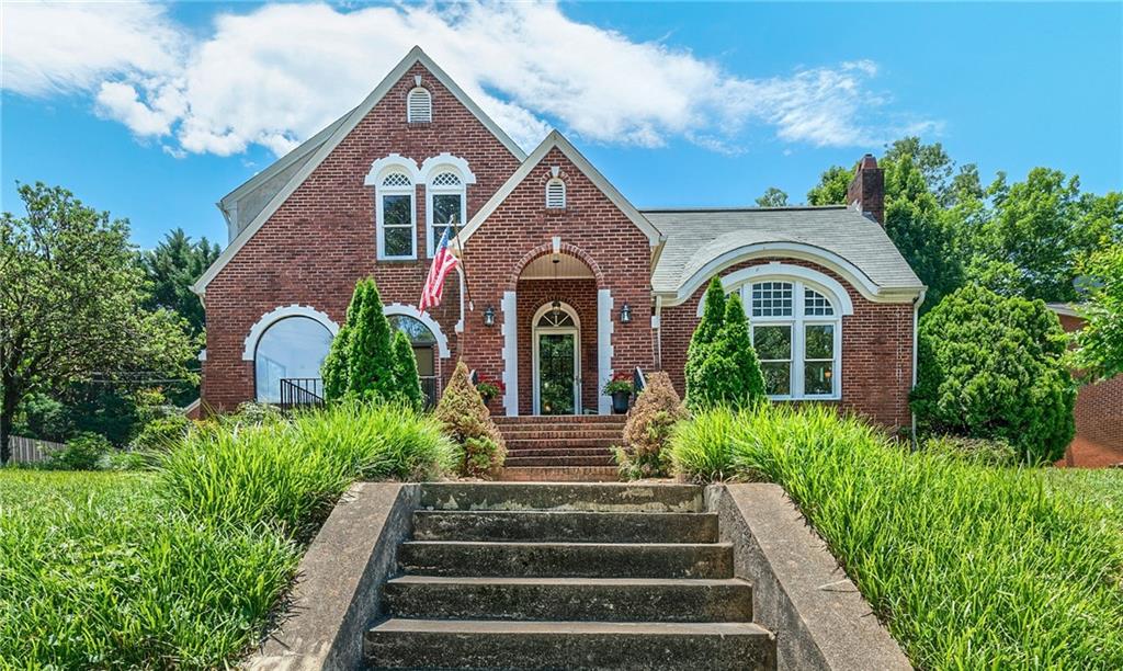 617 1st Avenue Nw Hickory NC 28601