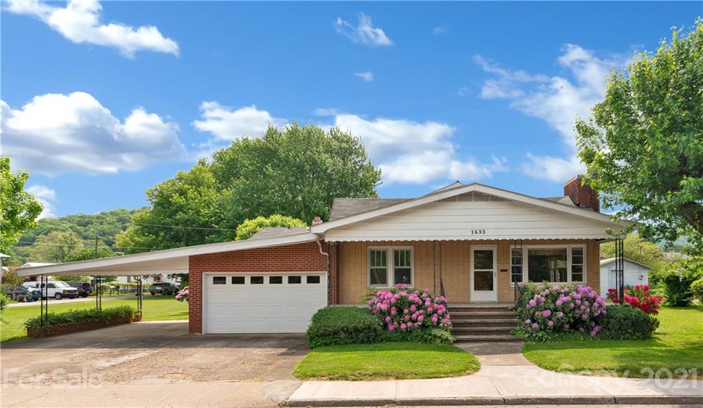 1433 Brown Avenue Waynesville NC 28786