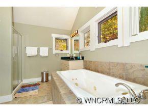 144 Pegg Road Barnardsville NC 28709