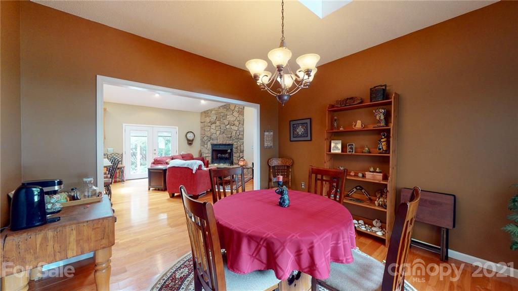 8 Grove Garden Avenue Candler NC 28715