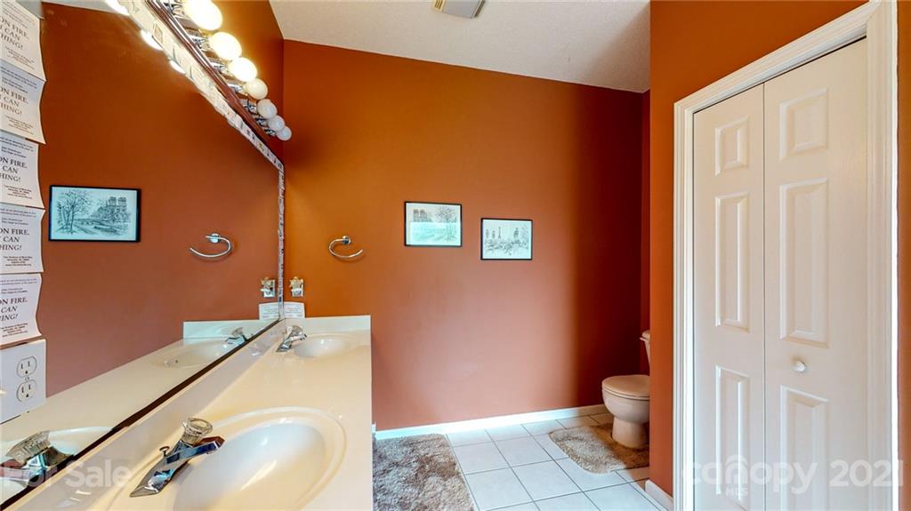 8 Grove Garden Avenue Candler NC 28715